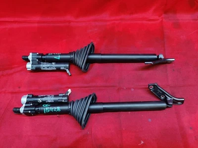 JUEGO DE PUNTALES AMORTIGUADORES MALETERO TRASERO DERECHO E IZQUIERDO BMW 428 435 430 440 F36 GRAN CUPÉ Foto 1 de 4