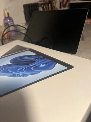 Microsoft Surface Tablet  - Bild 1 von 4