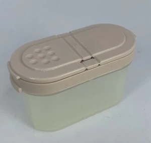 Tupperware Modular Mates Salt Pepper Spice Shaker #1843 Beige Pink See Pictures - Picture 1 of 12