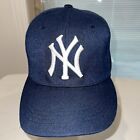 New York Yankees Navy Blue interlocked NY in white MLB Hat Cap Fitted size 7 EUC