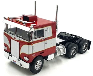KK Scale Road Kings 1/18 Scale RK180151 - Peterbilt 352 Pacemaker Red/Silver - Picture 1 of 5