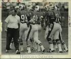 1975 Press Photo SU football Frank Maloney, players, at start of game