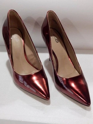 Mix No. 6 tacones de aguja rojos metálicos - Danyah - talla 9,5 M usados en excelente estado Foto 1 de 4