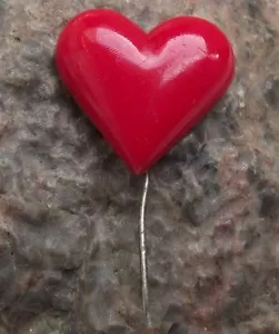 Antique Red Love Heart Valentine Mothers Womens Day Appreciation Pin Badge  - Picture 1 of 2