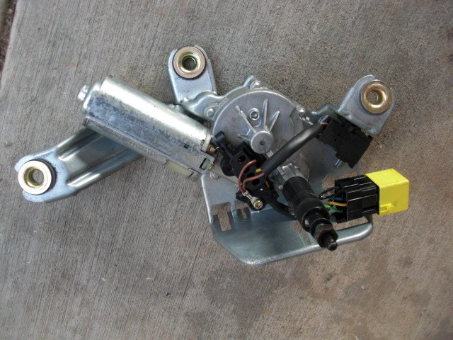 Mercedes-Benz W163 ML430 1998-2001 maletero trasero puerta elevadora limpiaparabrisas motor   Foto 1 de 4