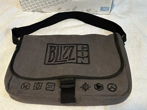 Borsa Messenger Blizzard BlizzCon 2015 - NUOVA (aperta, mai usata) scatola aperta WoW - Foto 1 di 10