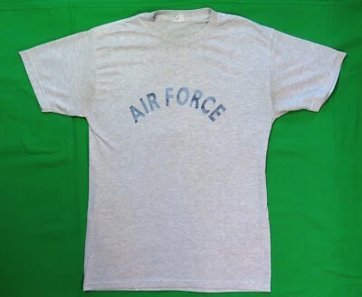 Camiseta de Colección de la Fuerza Aérea Años 90 Edición Campamento de Entrenamiento Militar de EE. UU. *Usada* Foto 1 de 4