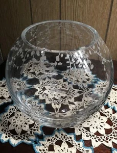 Kate Spade GARDNER STREET 7 Zoll im Ruhestand ROSENSCHALE VASE geätzt BLEIKRISTALL - Bild 1 von 6