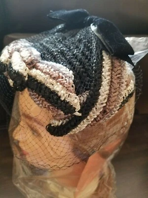 Sombrero de mujer - vintage 1960 - negro con ribete blanco/bronceado Foto 1 de 4