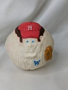 Juguete de comida para niños Wendys 1985 pelota de jugador de béisbol cara goofy 3 pulgadas - Imagen 1 de 7