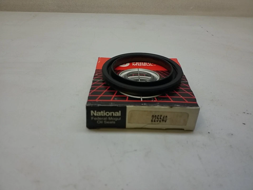 National Wheel Seal National 225540 para Nissan Stanza 82-86 Foto 1 de 4