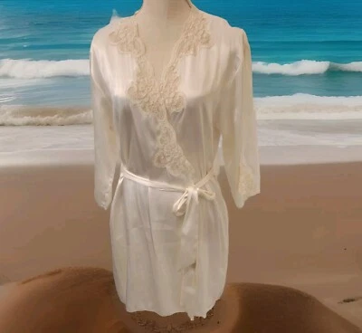 kimono M *Jones New York*robe White Shimmering Satin/Lace Trim,pockets Sash Tie - Image 1 of 4