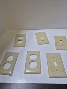 3 Vintage Sierra Ribbed Bakelite Electrical Outlet Wall Plate Covers 3 Light - Picture 1 of 13
