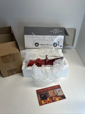 First Gear 1949 International KB10 Tow Truck Saint Louis Fire Dept. 19-2743 - Image 1 of 4