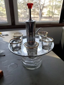 VINTAGE STAINLESS PUMP WHISKEY DECANTER BAR SET - W/ GLASSES- RARE - Picture 1 of 13