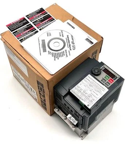Toshiba VFS15-4007PL-W1 0.75kW 380...500V Frequenzumrichter -unused/OVP- - Bild 1 von 8