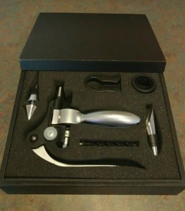 Rabbit Style Wine 6 Piece Corkscrew Gift Set Wood Case and Accessories - Picture 1 of 5