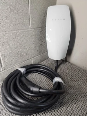 Conector de pared Tesla cargador hogar Gen 3 1457768-02-H con montaje en pared sin tornillos Foto 1 de 4
