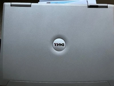 Adaptador de batería Dell Latitude D810 RW DVD Windows XP Pro para piezas - ¡Cuidado! Foto 1 de 4