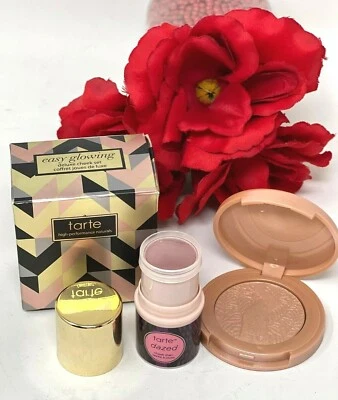 Mini Set Tarte Fácil de Brillo de Mejillas Mancha de Mejilla Aturdida y Rubor Amazónico Entusirado Foto 1 de 3