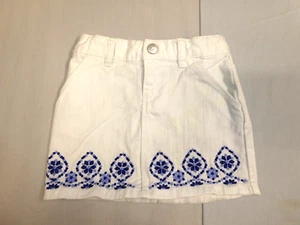 Gymboree Girls Skirt White Embroidered Denim Pockets Size 4. Small Stain - Picture 1 of 8