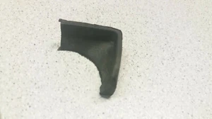 Hard top pillar corner rubber seal part number 332215. (bild.34) - Bild 1 von 2