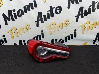 Conjunto de luz trasera izquierda del lado del conductor Subaru BRZ FRS 2017 FABRICANTE DE EQUIPOS ORIGINALES Foto 1 de 4