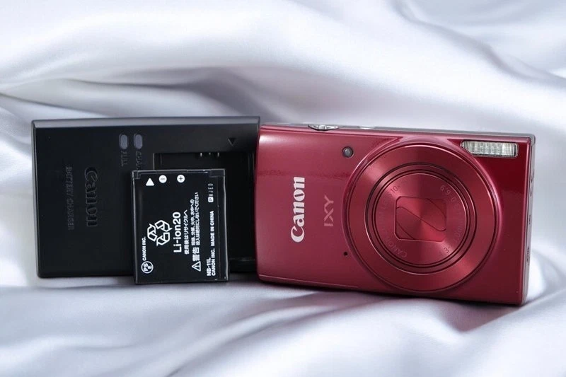[Mint] Canon Powershot Elph IXY 190 20MP Digital Camera Red w/Charger,Battery - Image 1 of 4