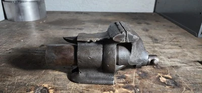 George Colton VISE 1885 Antique USA 3" JAWS 3 1/2" OPENING Anvil, Carriage Bolt  - Image 1 of 4