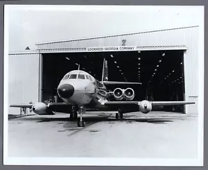 LOCKHEED JETSTAR II LARGE VINTAGE ORIGINAL MANUFACTURERS PHOTO PRIVATE JET 8 - Picture 1 of 2
