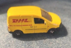 Coche de juguete fundido a presión amarillo Kinsmart Mercedes Benz Sprinter DHL Van 1:48 - Imagen 1 de 7