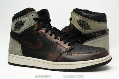 AIR JORDAN 1 RETRO ALTO OG USADO TALLA 9 PÁTINA NEGRO COMO NUEVO EJÉRCITO LIGERO 555088 033 Foto 1 de 4
