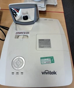 Projector Vivitek D755WT WXGA 3300 Lumens short throw - Picture 1 of 7