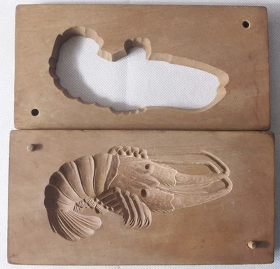 22ksg39 JAPANESE KASHIGATA WOOD CAKE MOLD PRAWN SHRIMP EBI HAND CARVED VINTAGE - Image 1 of 4