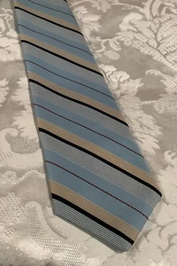 Beautiful VINTAGE Striped Necktie Tie With No Name, Just A Symbol. - Picture 1 of 5