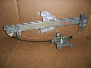 NISSAN ALMERA N15 1996-1999 ABSEITS FAHRERSEITE HINTEN MANUELL FENSTERHEBER - Bild 1 von 6