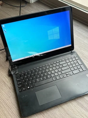 Sony Vaio Laptop SVF153B1YL Touchscreen 15 Zoll i5 FÜR ERSATZTEILE/REPARATUR Einschalten - Bild 1 von 4