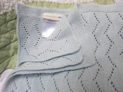 Manta perforada tejida acrílica azul bebé Pottery Barn Kids usada en excelente estado difícil de encontrar Foto 1 de 3