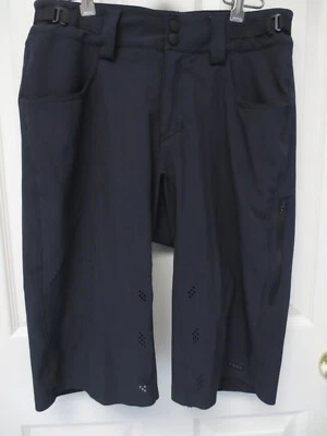 Pantalones cortos de ciclismo Trek para hombre de ritmo pequeño para bicicleta de montaña negros Foto 1 de 4