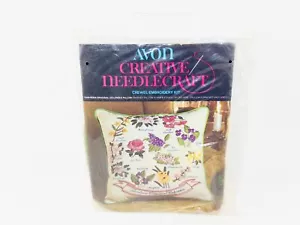 Avon Thirteen Original Colonies Pillow Creative Needlecraft Crewel Kit NOS - Picture 1 of 6
