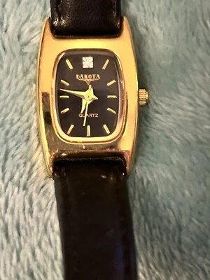 Reloj Dakota Con Diamante Foto 1 de 3