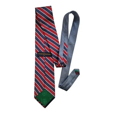 Corbata Tommy Hilfiger 100% Seda Repp, Azul Marino y Rojo Rayas Hecha en EE. UU. Foto 1 de 4