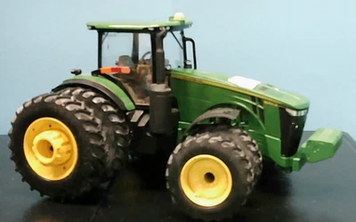 BRITAINS ERTL - JOHN DEERE - 8360R TRACTOR -  DIECAST - 1:32 - OUT OF BOX - Image 1 of 4