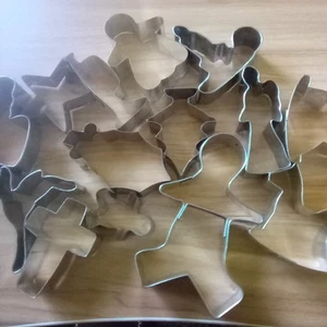 Lot Of 15 Metal Cookie Cutters Christmas Themed  - Picture 1 of 3