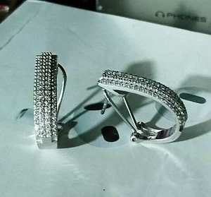 Russische Clip-Creolen 2,0 kt runder simulierter Diamant in 14 kt Weißgold... - Bild 1 von 7