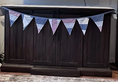 Hecho a mano, rojo, blanco, azul, banderín, bandera, banderín, pancarta casa de campo botín Foto 1 de 4