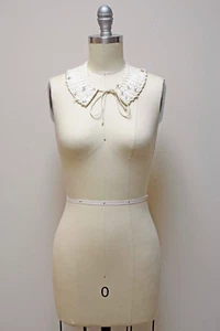 Antiguo cuello de vestido vintage de cinta marfil con lentejuelas de botón - Imagen 1 de 5