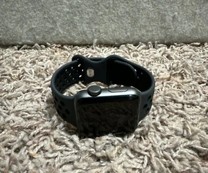 Apple Watch Series 3 38mm GPS Aluminum Case (Parts/Repair) - Picture 1 of 10