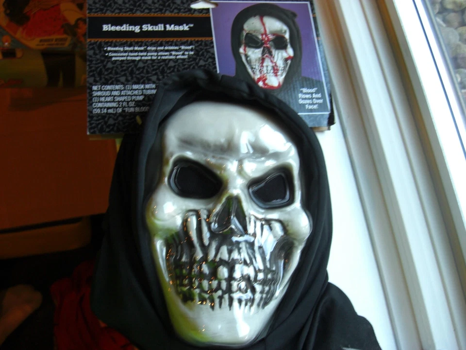 Halloween Mask Bleeding Skull Two Layer Fake Blood Flow Down Face Scary Effect - Image 1 of 1