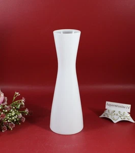 Rosenthal Form 2000 Designer: Raymond Loewy - Vase weiß H. 19,5 cm. - Bild 1 von 3
